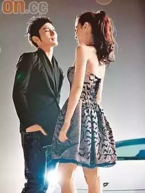 用星盘预测Angelababy和黄晓明的小海绵~