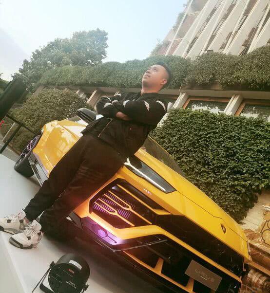 国内提兰博基尼Urus，车主：打开车门终于知道什么叫跑车式SUV