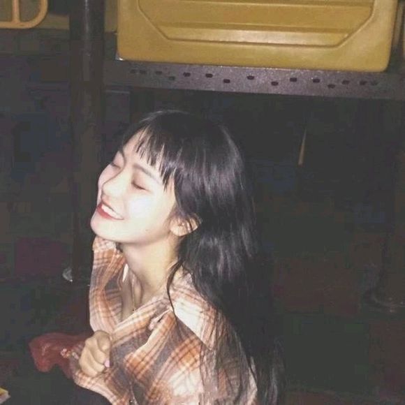 我要是再漂亮一点 悄悄看你时 目光就不会闪躲