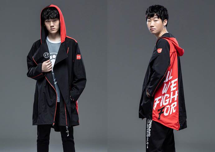 LOL：官方发布2018年LPL选手出征服定妆照，Letme被评为最佳？