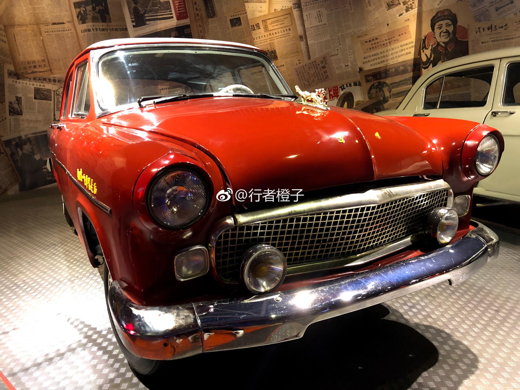 各位早安！车展刚结束，我带大家来汽车博物馆走走