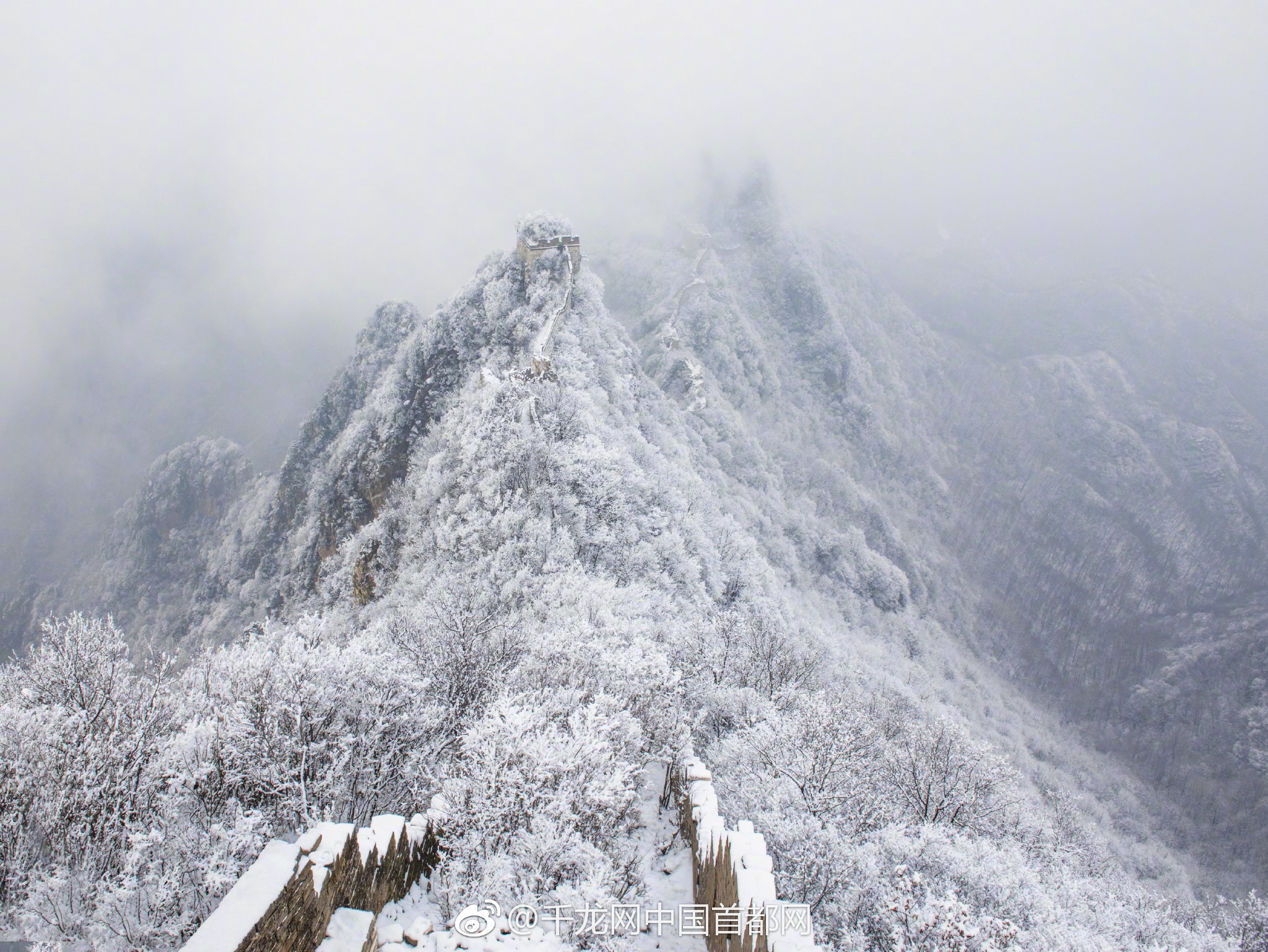“有风有雨是常态,风雨无阻是心态,风雨兼程是状态”