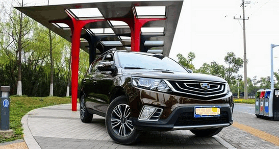 吉利这款车空间超大, 舒适度不输宝马 国产SUV首选远景X6!