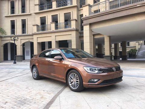 全新宽体轿跑辣馒头盛装上街 迷人身姿将思域赶回日本