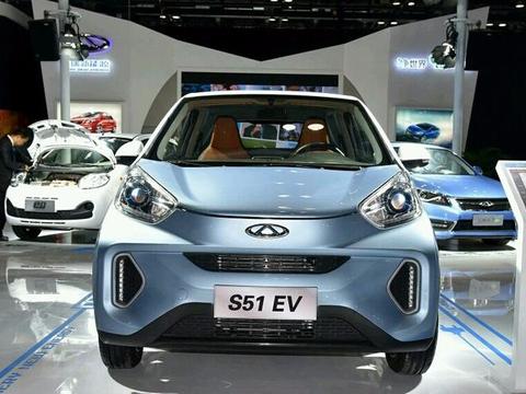 smart太贵了 这车不烧油 充次电跑300公里 车还很漂亮