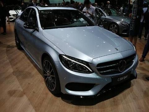 终于改款了，档次不输宝马5系，如今狂跌4万，27万完虐奥迪A4L！