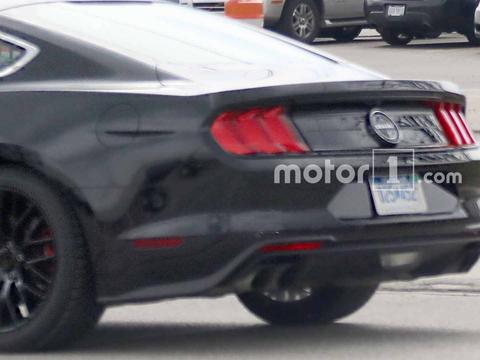 性能隔年强悍 福特2019款野马Bullitt路试