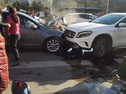 望京发生离奇车祸！