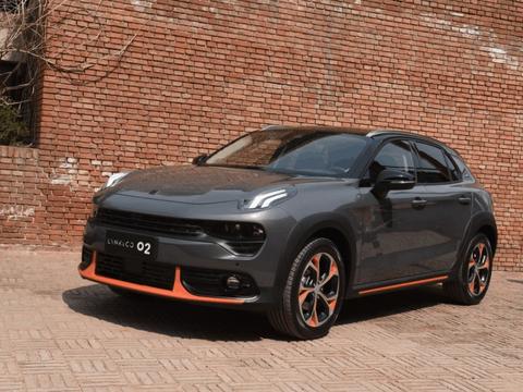 李书福厉害了，国产版“保时捷”亮相，12万售价VV7都慌了