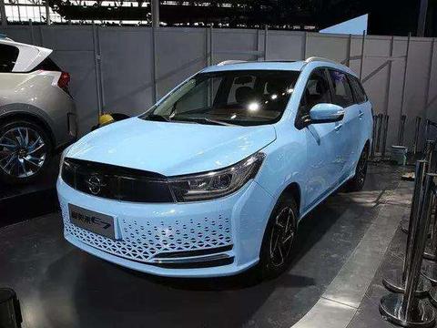 新车丨1小时充满电, 续航300+公里, 首款纯电七座MPV要来了!