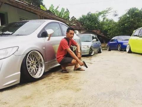 交警玩大倾角改装奥德赛，这样的汽车文化真是让人羡慕！