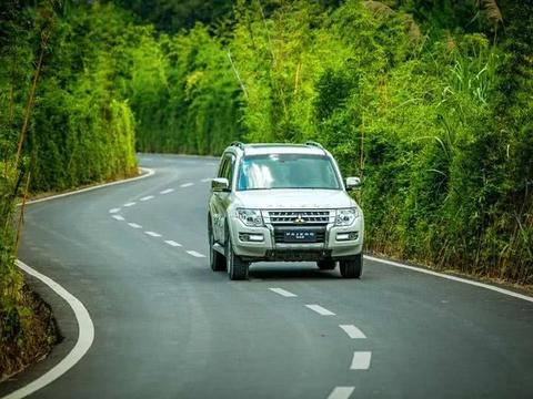 难以抗拒的诱惑， 硬汉三菱帕杰罗也有如此柔情一面