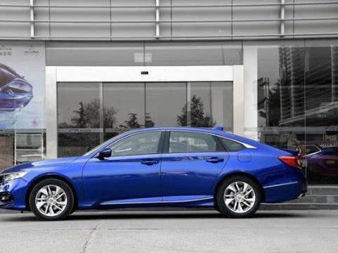 给你一个放弃思域的理由！这款车超高颜值，油耗仅6L，售17万！