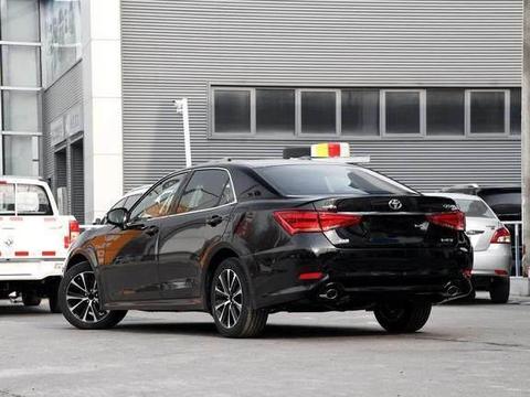 丰田神车18款来袭，经典再现！外观让奥迪奔驰羡慕，还不足24万！