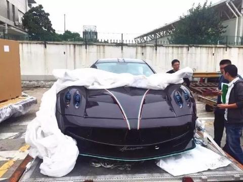 土豪2900万买的车抵达上海，网友：待在车库就行，别出来害人