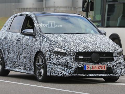 奔驰全新B级新谍照曝光 车身尺寸将有所提升