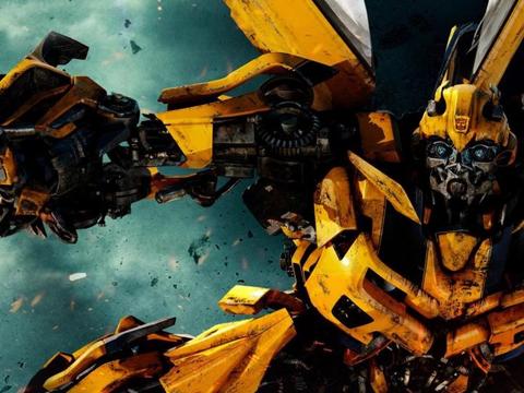 《大黄蜂》预告片出炉！影迷很兴奋、甲壳虫车迷却...