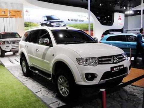 越野霸气7座SUV，买啥路虎揽胜，18万起很大气！