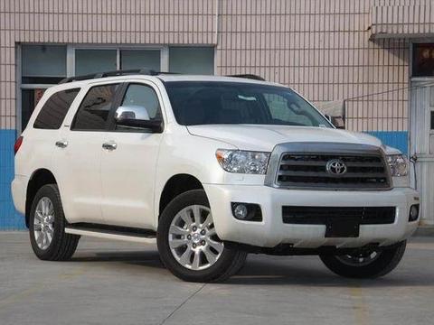 男人开这款车绝对霸气，搭载5.7 V8引擎，越野能力不输陆巡