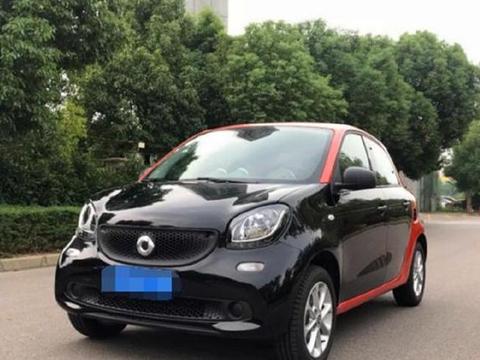 堂弟在趁着过节给自己买了一台“大玩具车”，朋友：真是病得不清