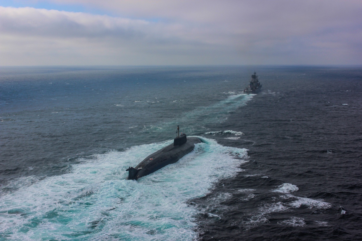 俄罗斯海军北方舰队“乌斯季诺夫元帅”号导弹巡洋舰、 “北莫尔斯克