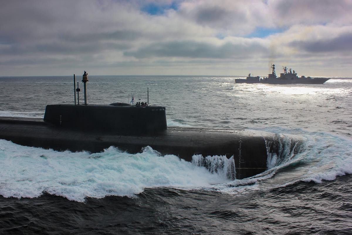 俄罗斯海军北方舰队“乌斯季诺夫元帅”号导弹巡洋舰、 “北莫尔斯克