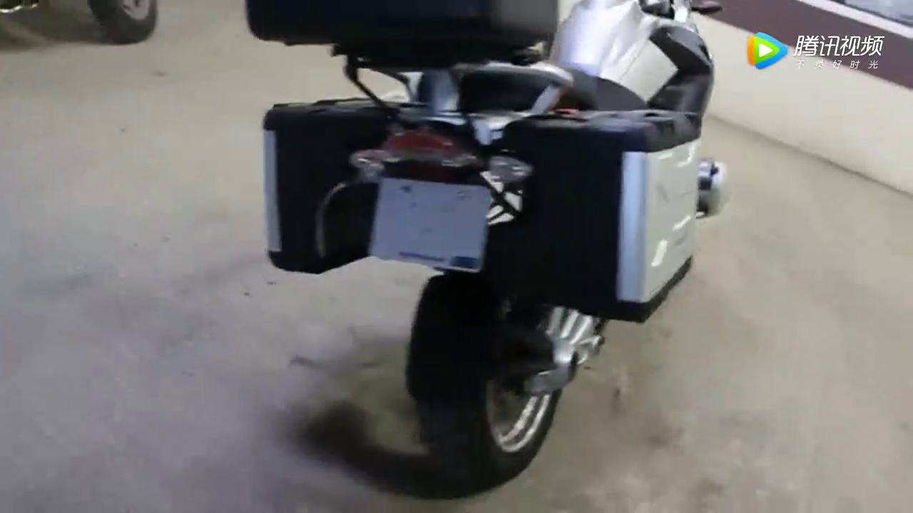 刚买的宝马摩托车，发动机声音比电动车还小，朋友说不是好事情