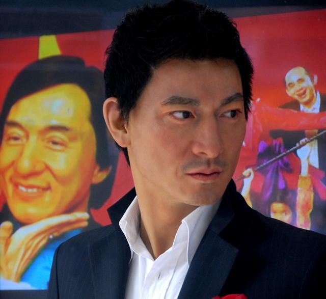 王宝强为什么见到刘德华会下跪，刘德华的真实性格是怎样的？