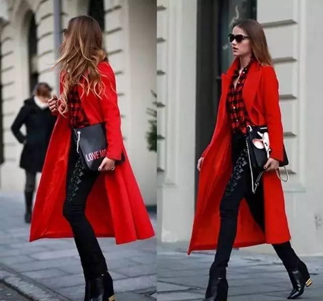 长款的红色大衣超级的拉风,搭配黑色紧身裤和短靴,帅气十足. ▼