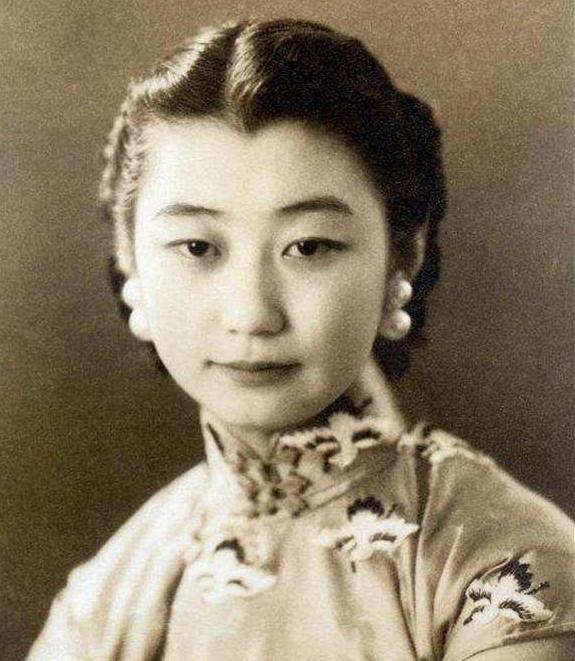 她堪称奇女子,是川岛芳子的妹妹,清朝最后一位格格,活到96岁|金默玉