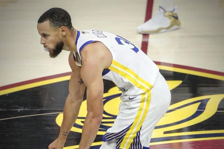 库里又双叒错失FMVP 勇士王朝到底谁是基石