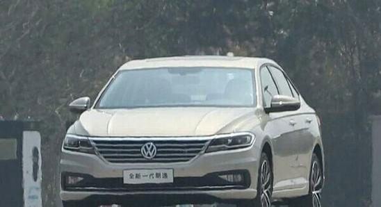 大众18款朗逸首亮相，轩逸卡罗拉黯然失色，神车正式“封神”
