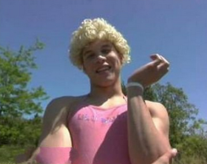 球星辣眼睛照片，詹姆斯变女装大佬，韦德满脸白，乔丹变老奶奶