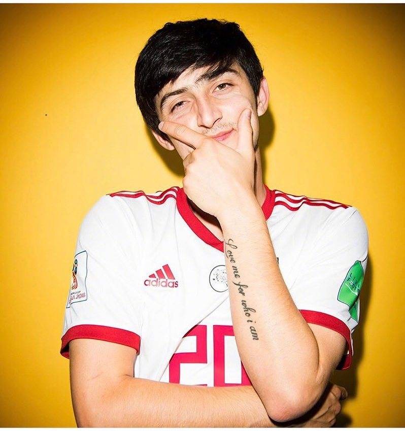 有着伊朗梅西之称的20号新星阿兹蒙来了解一