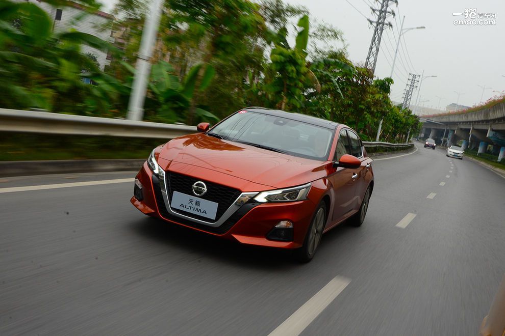 2.0T+CVT新天籁6.4秒破百! 凯美瑞见它都腿软
