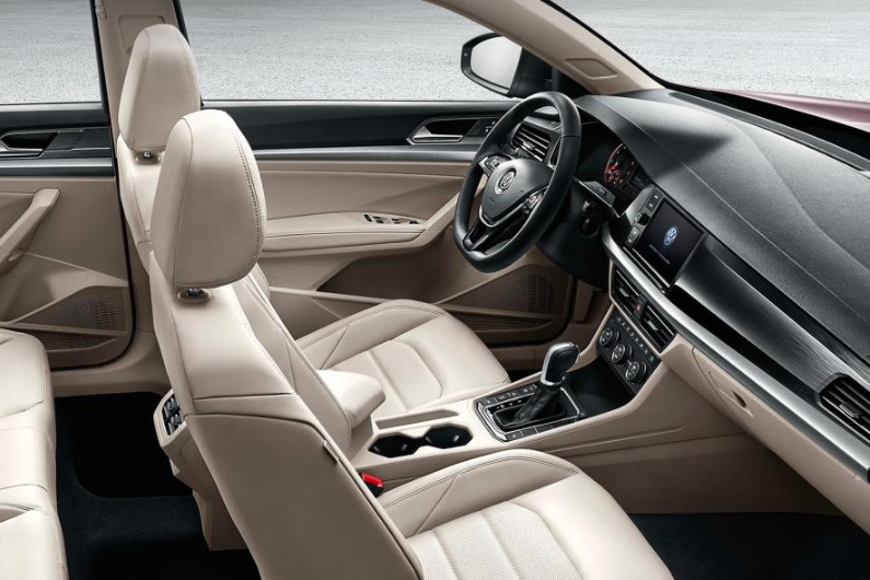 去年这款车销量最多，懂车的人都推荐它，原因有三点