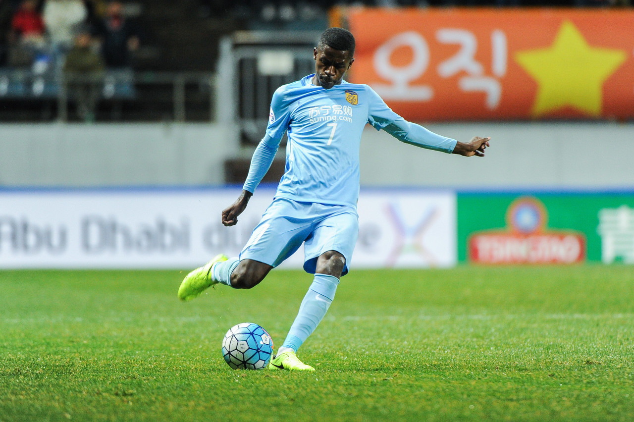 浅析!江苏苏宁引援出现失误,网友:心脏不好,却