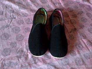 父母闹离婚,儿子和女儿百般阻挠,父亲脱掉布鞋