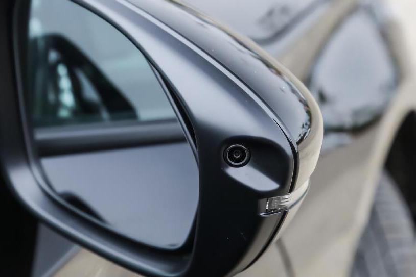 速递!新鲜的“20-30万日系三厢车“资讯全在这，看我就够了