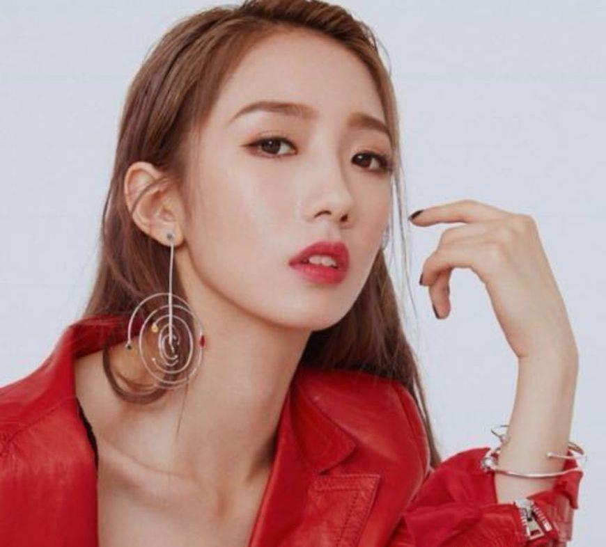 孟美岐吴宣仪再次回归宇宙少女,网友:恶心,这样