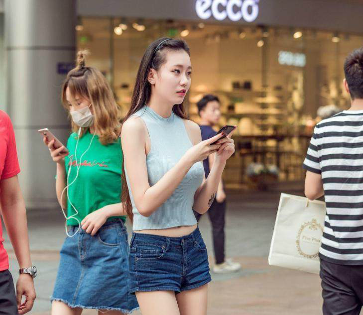 街拍,武汉紧身如云,图1有点大,图4很大,图7非常2018拍的图美女裤美女街图片