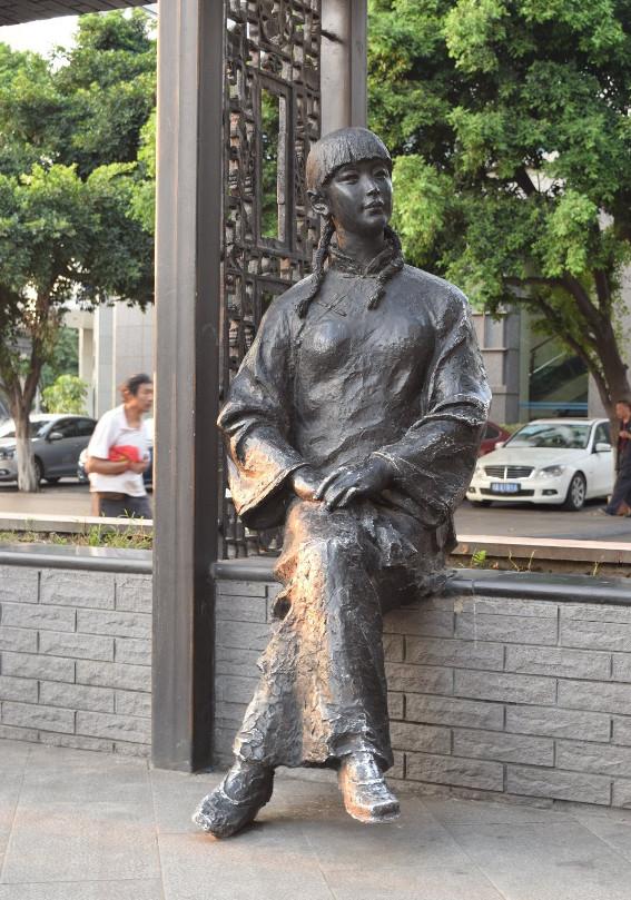 有空可以去成都城市走走逛逛,一样的街头不一