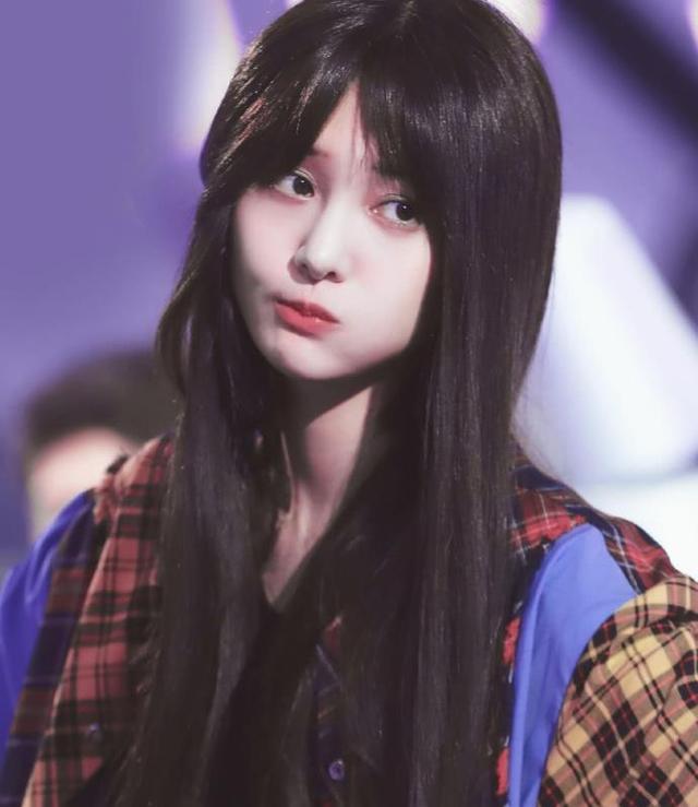 郑爽:清新可人,五官精致的女孩,穿什么都美美哒