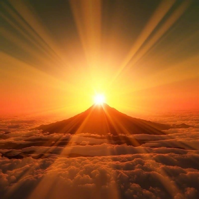 镜头下的富士山日出,据说可带来充盈的力量和好运