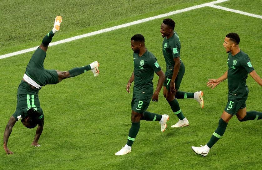 世界杯这参赛国足协主席还未回国就被撤职,国