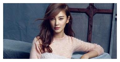 张雨绮临时服用胶原蛋白,腿上有脂肪瘤。服用