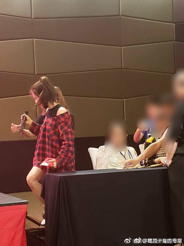 杨超越中了两万是有原因的,看图说话小锦鲤想