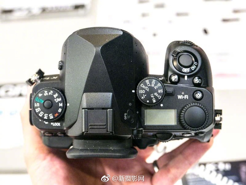宾得K-1 Mark II相机上手实拍照。Via Photogra