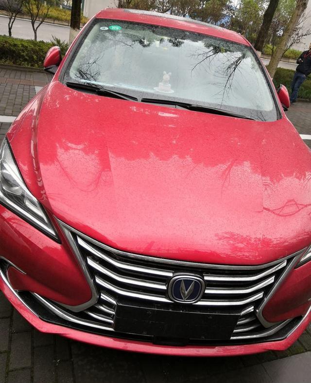 这辆2018款的国产车力压群雄，桑塔纳捷达都谈不上高性价比了！