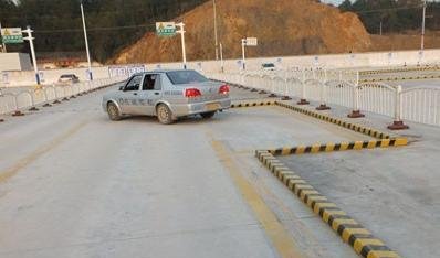 要想科目二轻松通过,最少要练多久车